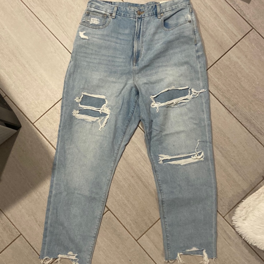 Size 14 american eagle light wash jeans. new with tags